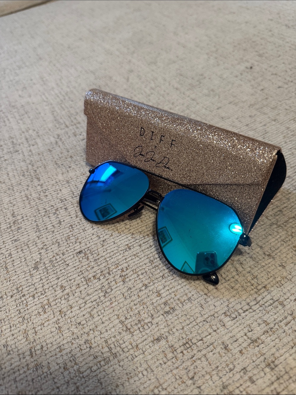 Blue Mirrored Aviator Sunglasses. DIFF eyewear x Jessi James Decker